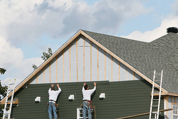 Professional Siding technician working in Modoc, SC